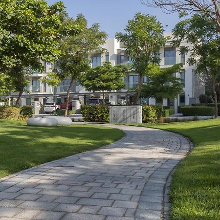 دبي Stay Mindblowing 2 Bedroom Holiday Home With Close View Of Burj Khalifa المظهر الخارجي الصورة