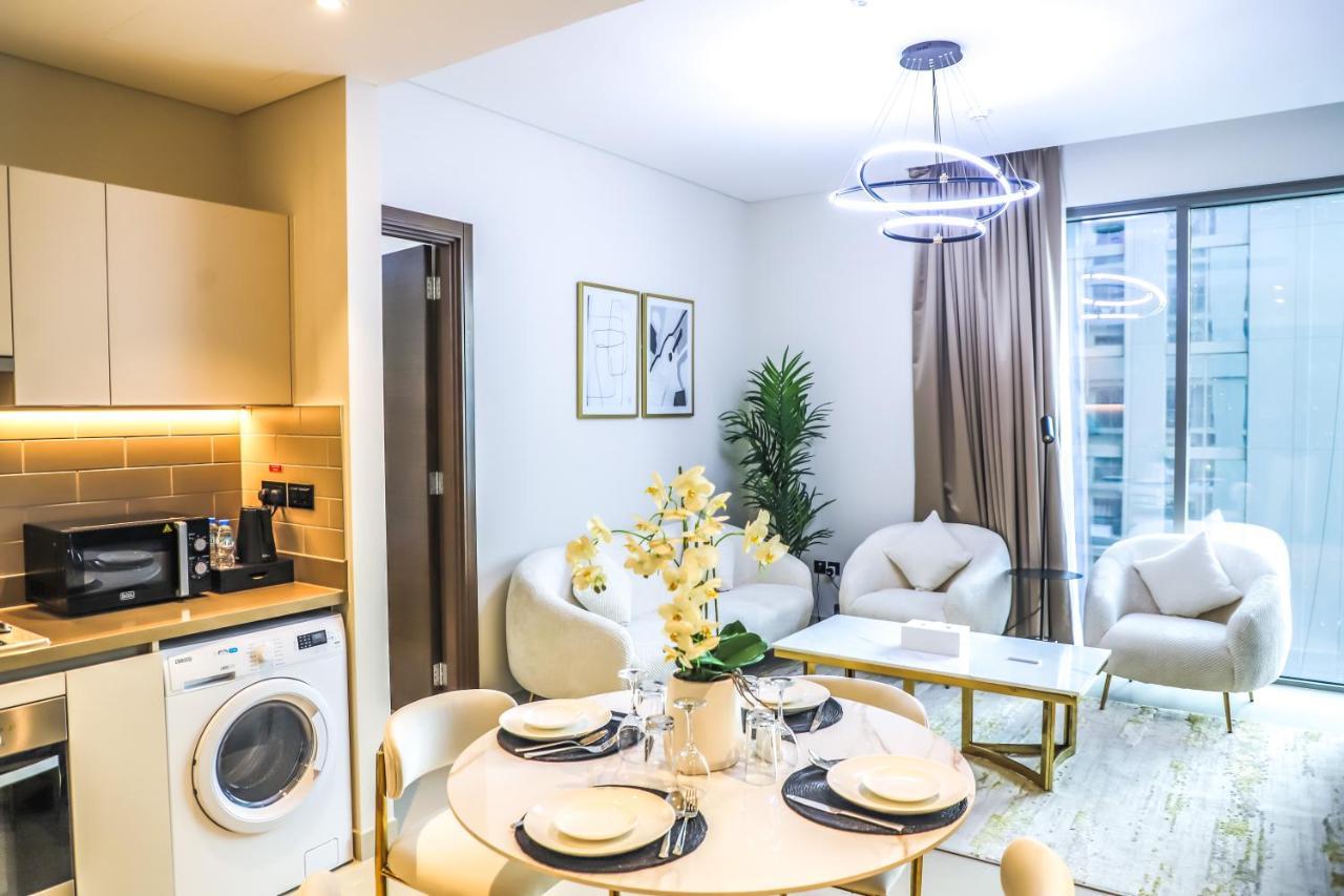 دبي Stay Mindblowing 2 Bedroom Holiday Home With Close View Of Burj Khalifa المظهر الخارجي الصورة